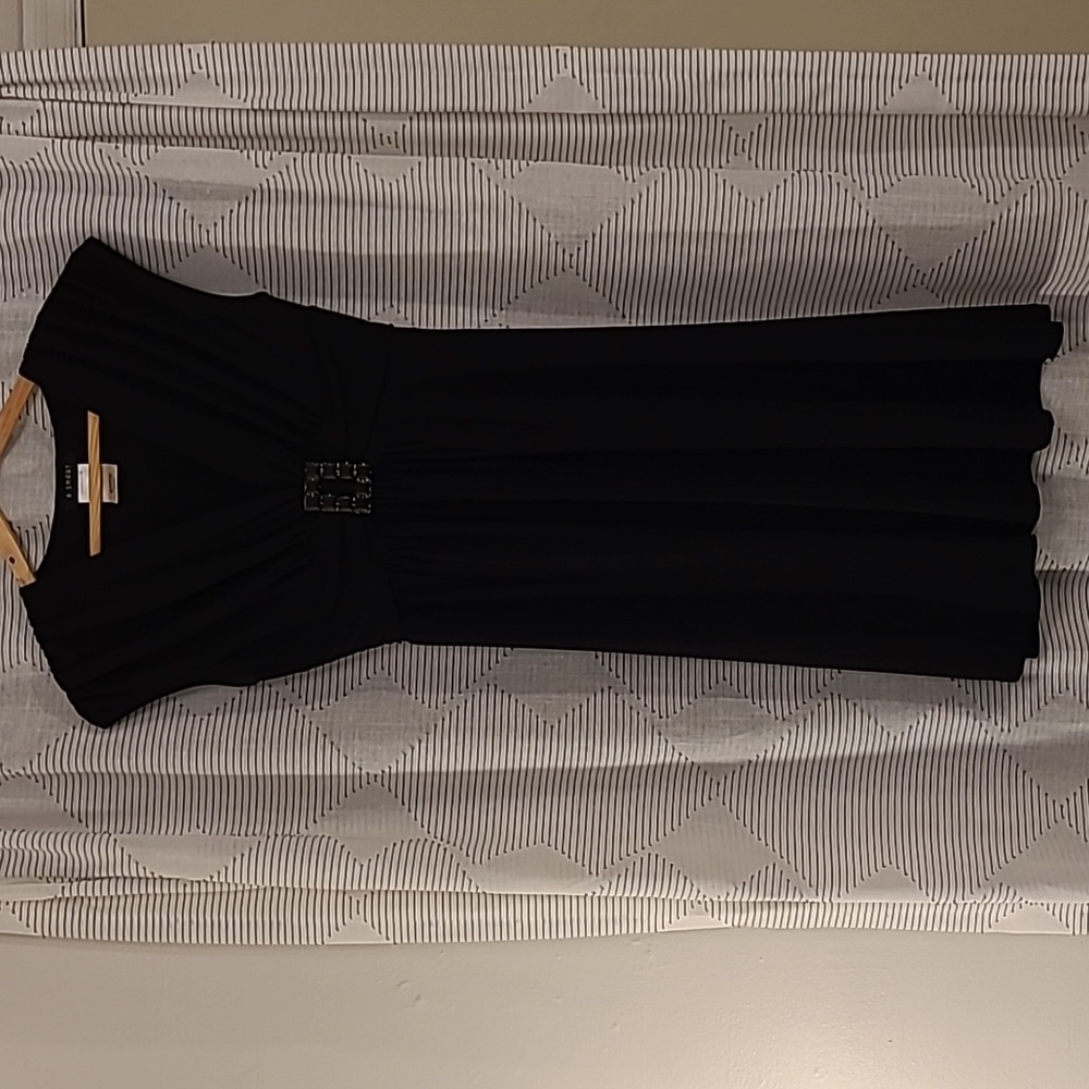 B Smart, very classy Black stretchy dress, v-neck, cap sleeves, size 3/4